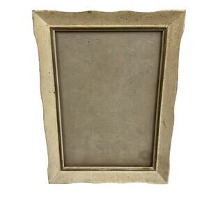 Vintage Off White Standing Picture Photo Frame Wood Wavy Scalloped Edge 5x7